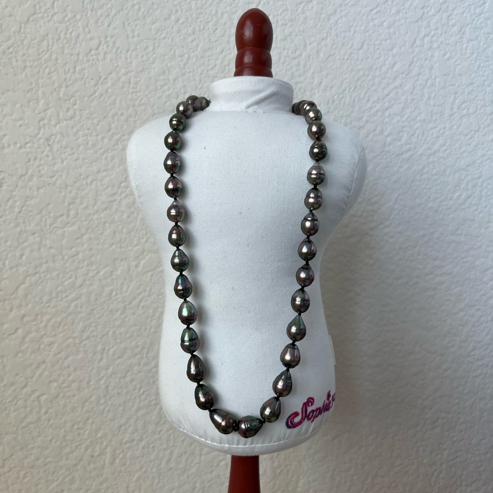 Bloomingdales black pearl necklace - 18 inches